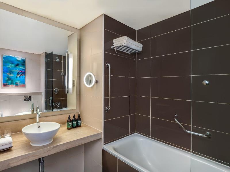 Yas Plaza Mangroves by IHG - Oda