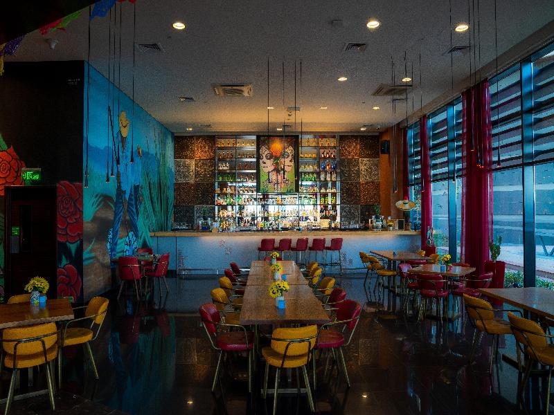 Yas Plaza Bay by IHG - Bar