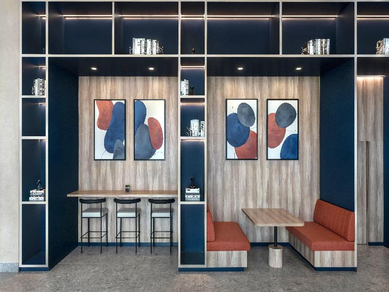 Yas Plaza Bay by IHG - Lobi
