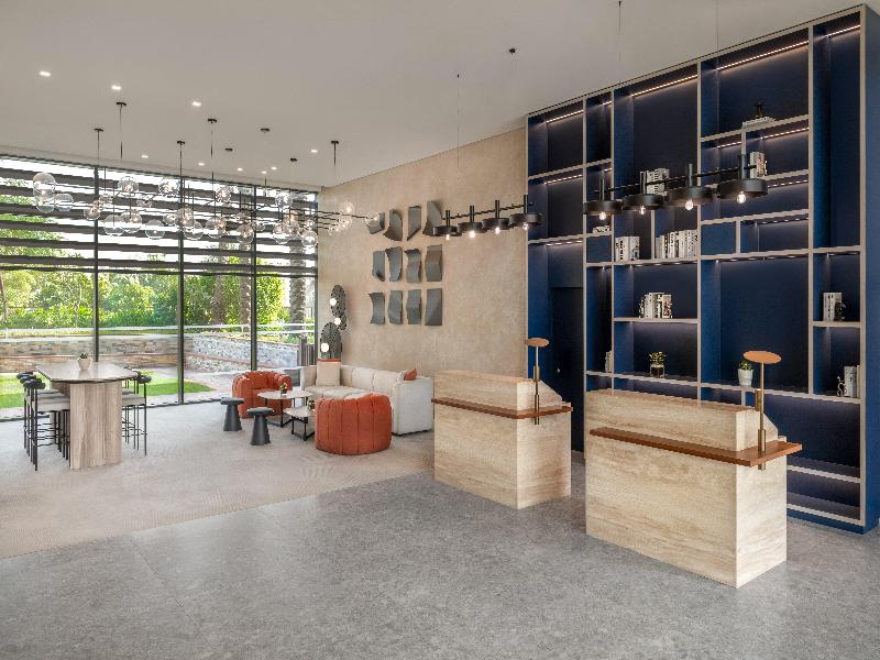 Yas Plaza Bay by IHG - Lobi