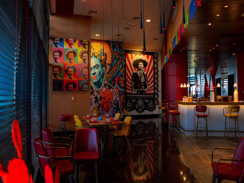 Yas Plaza Bay by IHG - Restoran