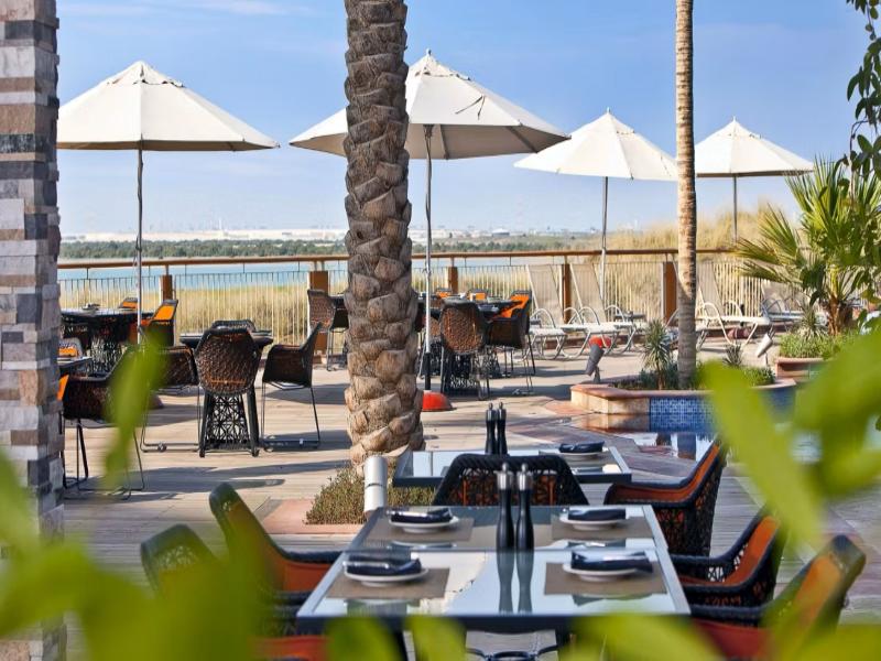 Yas Plaza Bay by IHG - Teras