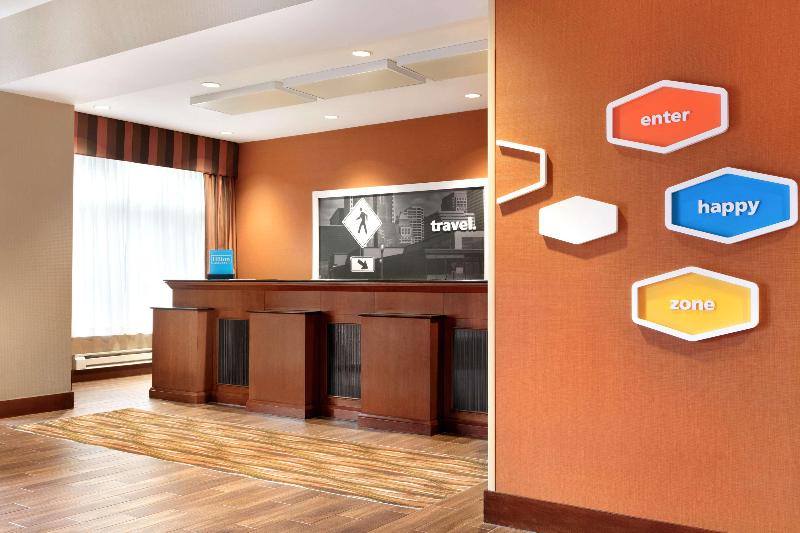 Hampton Inn New York - LaGuardia Airport - Lobi
