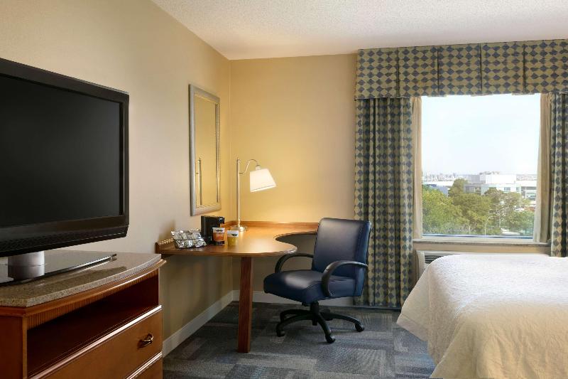 Hampton Inn New York - LaGuardia Airport - Oda