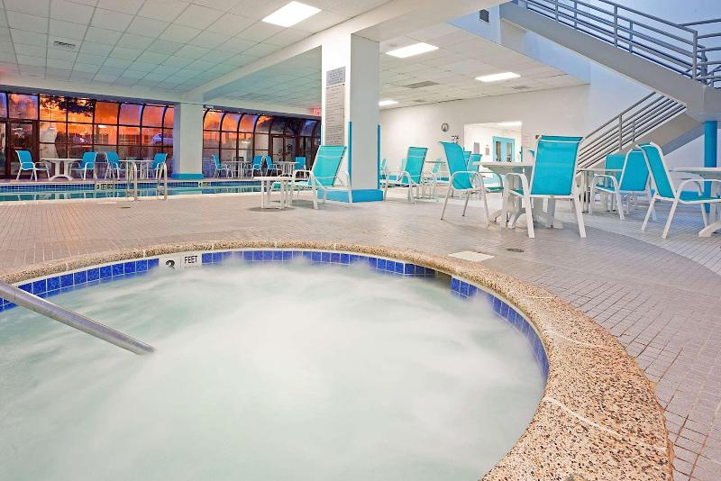 Hampton Inn New York - LaGuardia Airport - Havuz
