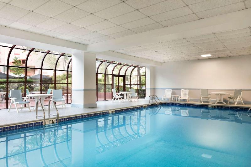 Hampton Inn New York - LaGuardia Airport - Havuz