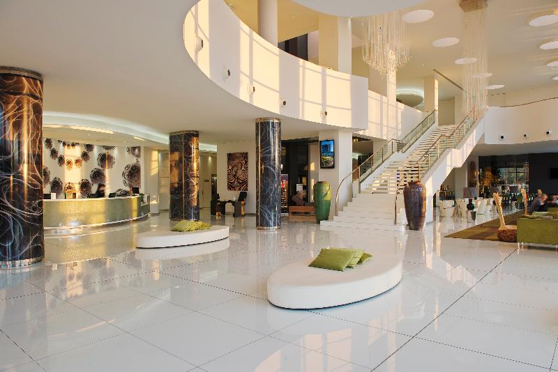 Melia Braga - Lobi
