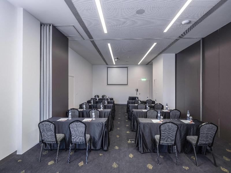 Melia Braga - Toplantı