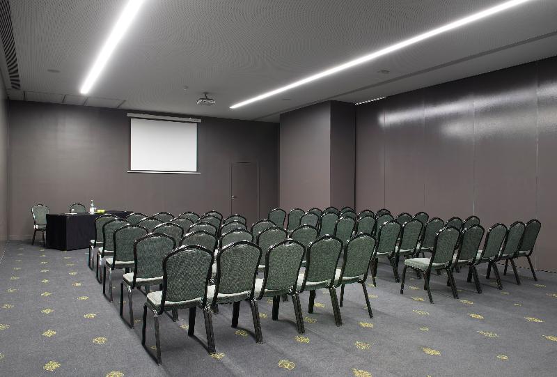 Melia Braga - Toplantı