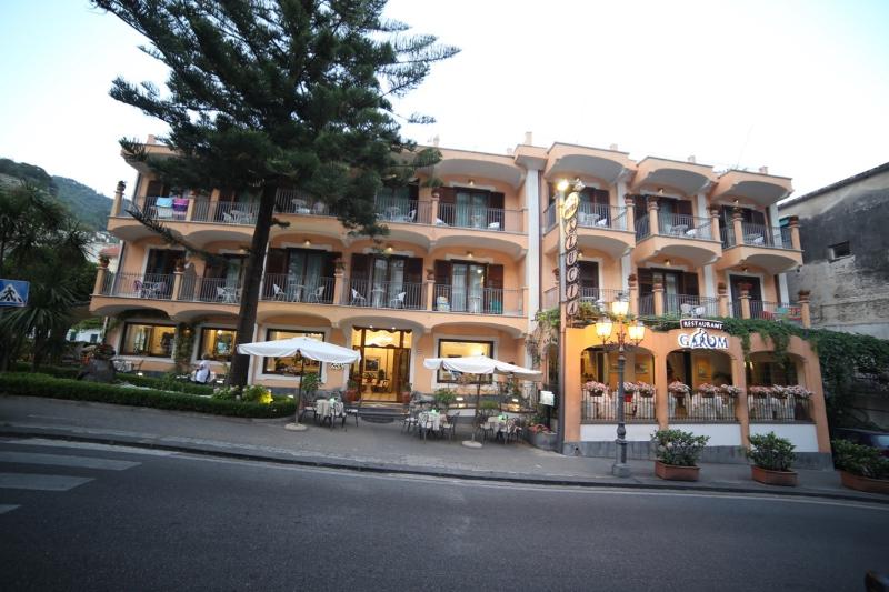 Hotel Santa Lucia - Genel