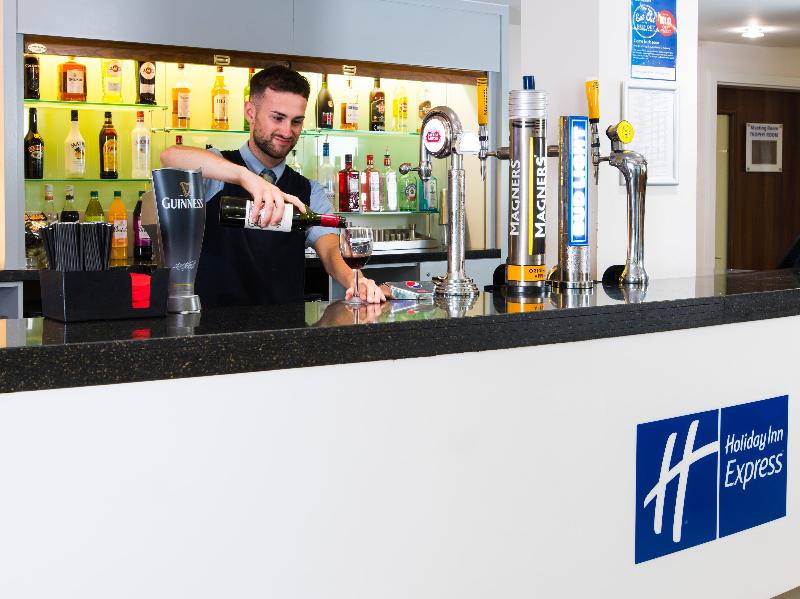 Holiday Inn Express Tamworth - Bar