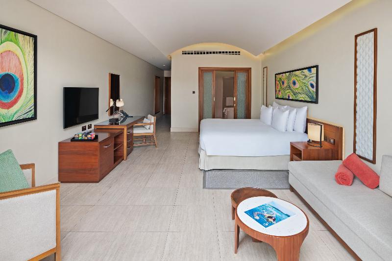 JA The Resort – JA Palm Tree Court, Dubai - Oda