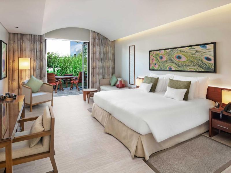 JA The Resort – JA Palm Tree Court, Dubai - Oda