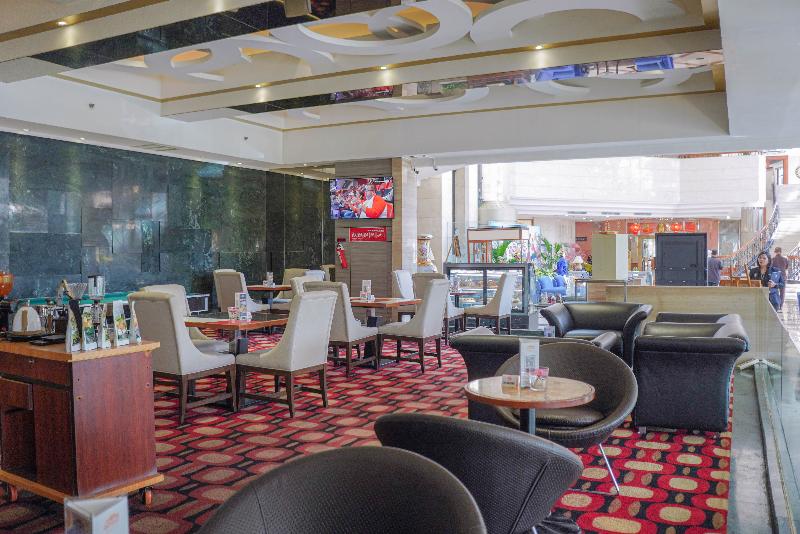 Sunlake Waterfront Resort & Convention - Bar