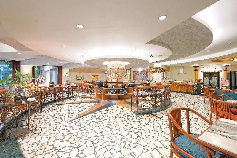 Sunlake Waterfront Resort & Convention - Restoran