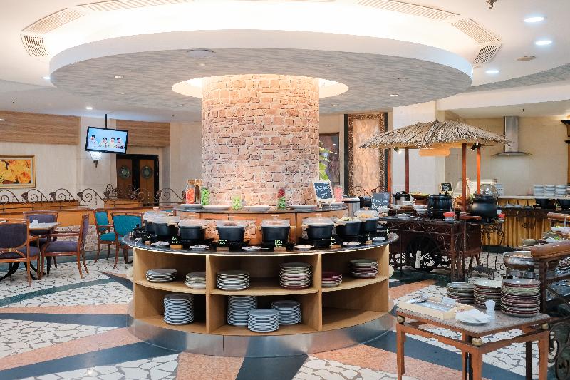 Sunlake Waterfront Resort & Convention - Restoran