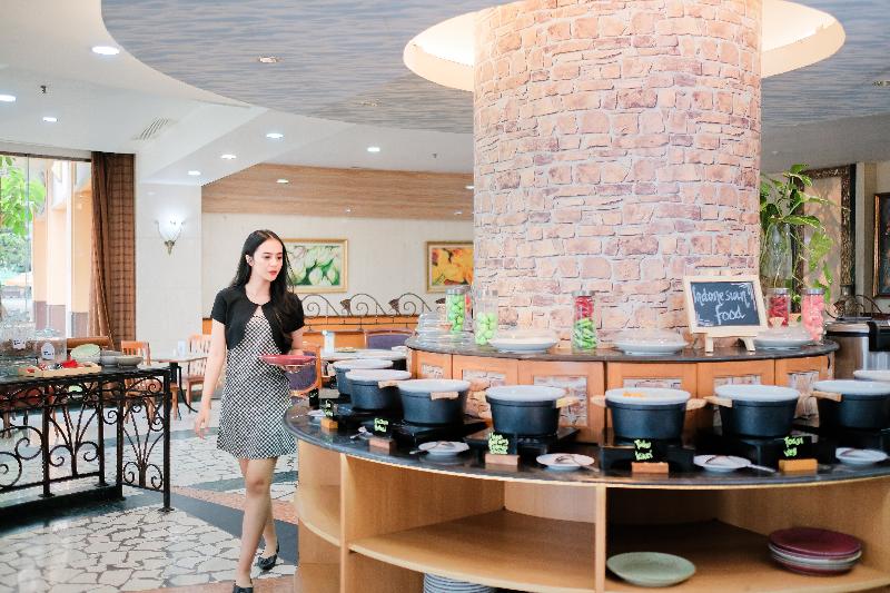 Sunlake Waterfront Resort & Convention - Restoran