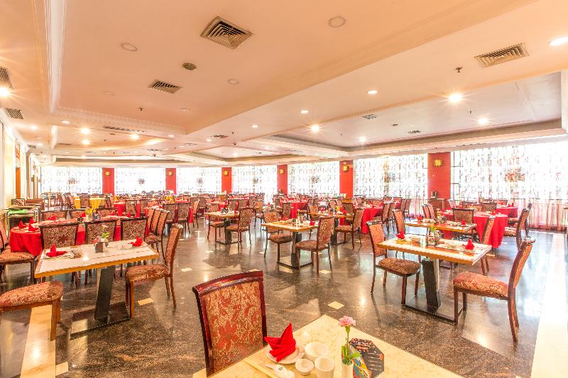 Sunlake Waterfront Resort & Convention - Restoran