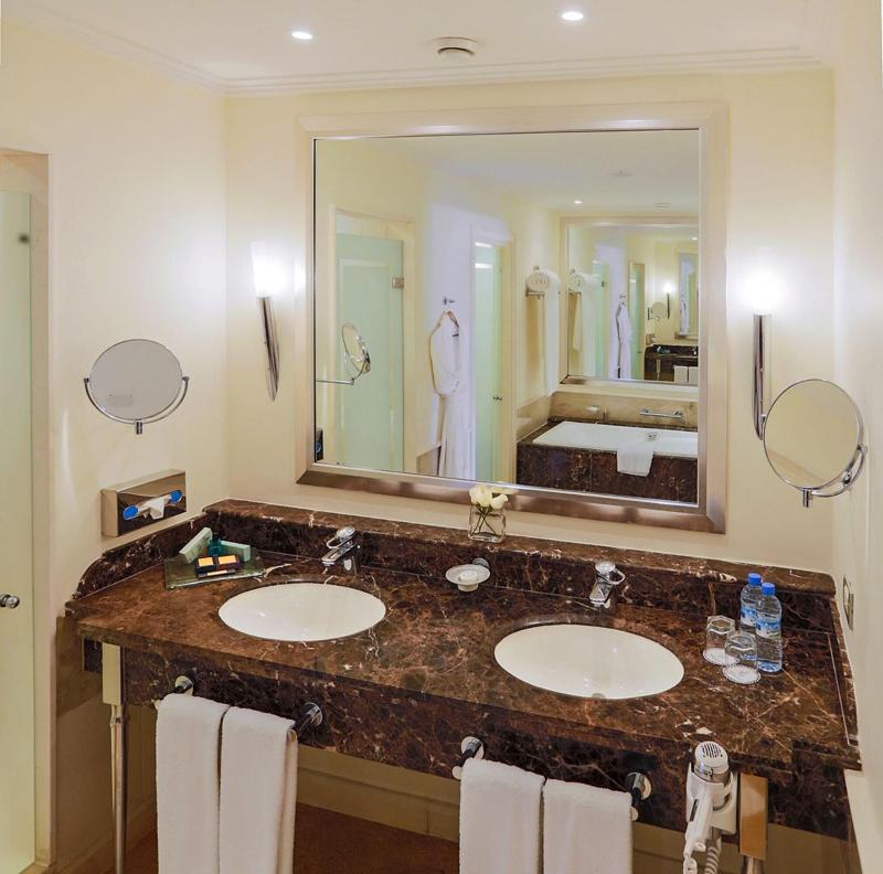 Amphitrite Palace Resort And Spa - Oda