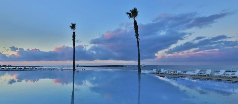 Amphitrite Palace Resort And Spa - Plaj