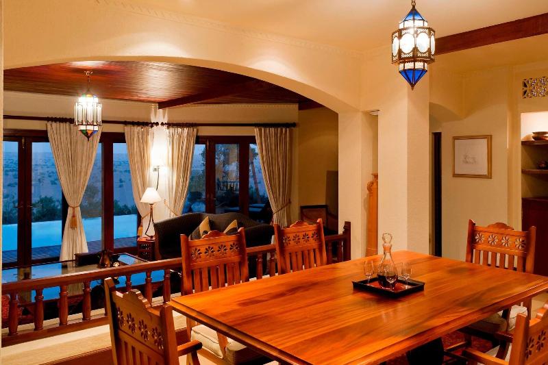Al Maha, a Luxury Collection Desert Resort & Spa - Lobi