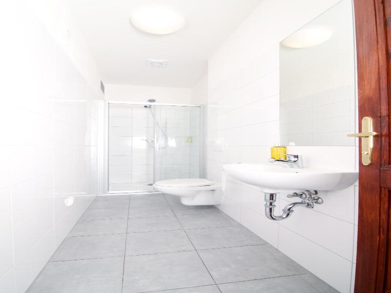 Little Quarter Hostel & Hotel - Genel
