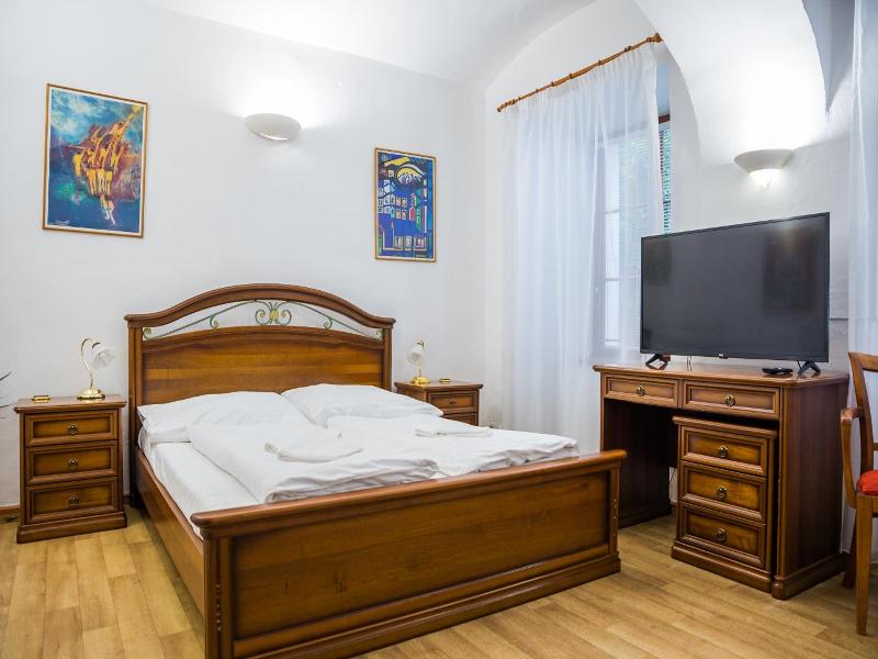Little Quarter Hostel & Hotel - Genel