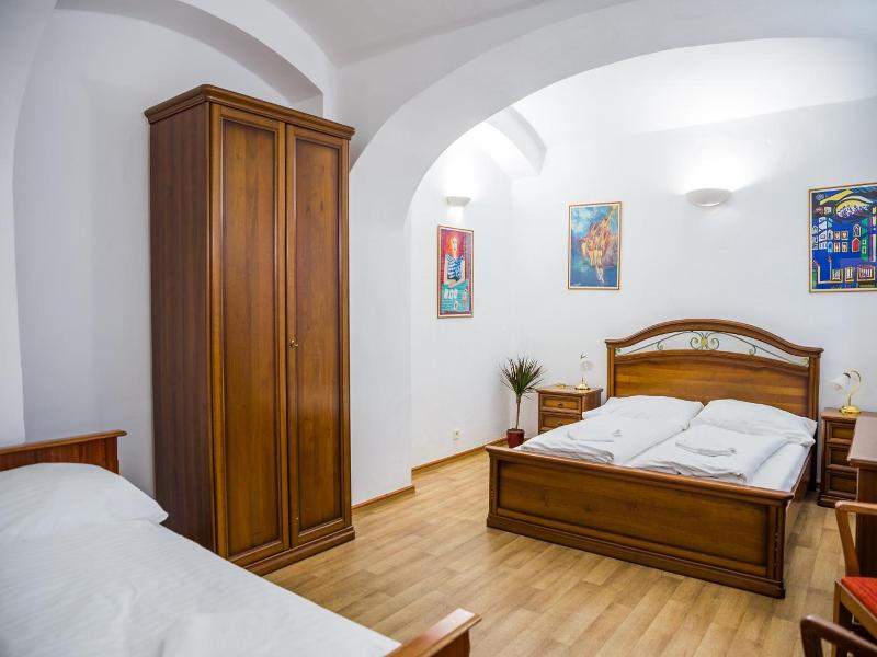 Little Quarter Hostel & Hotel - Genel