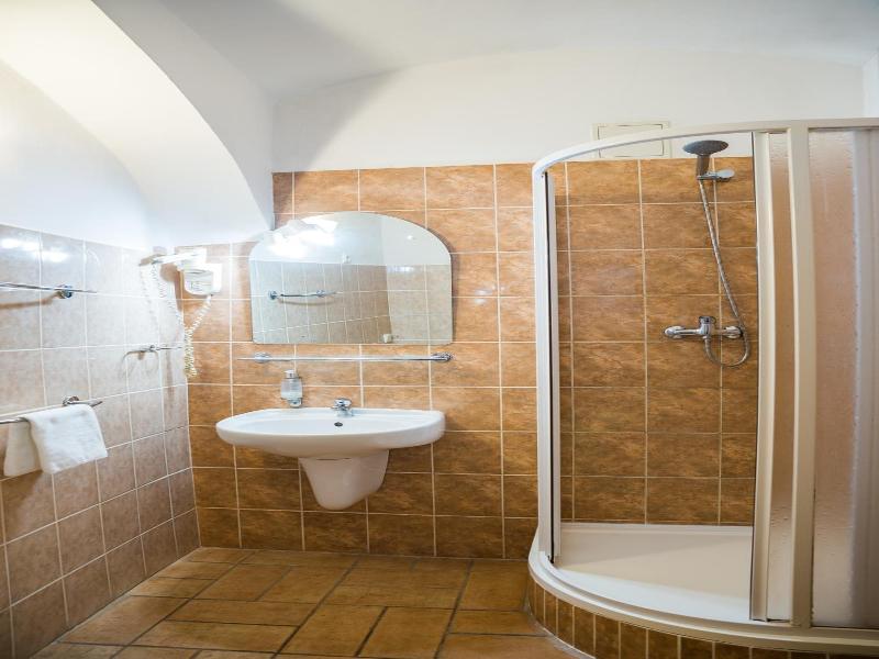 Little Quarter Hostel & Hotel - Genel