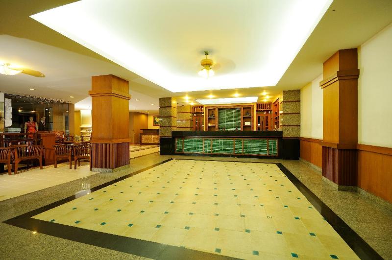 Rambuttri Village Inn & Plaza - Lobi