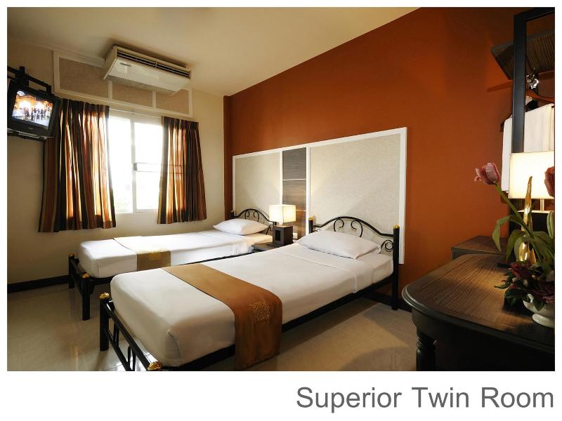 Rambuttri Village Inn & Plaza - Oda