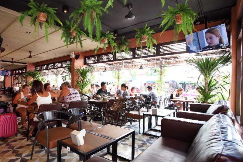 Rambuttri Village Inn & Plaza - Restoran