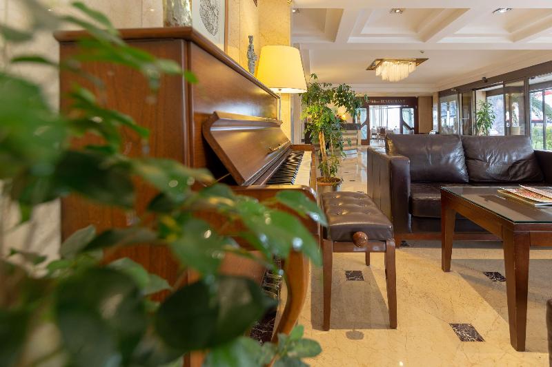Best Western Plus Hotel Konak - Lobi