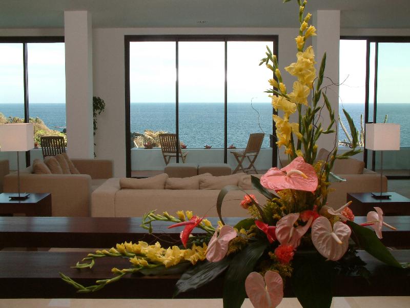 Caloura Hotel Resort - Lobi