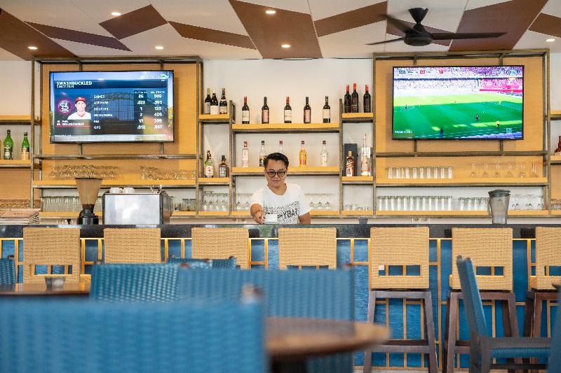 Kuta Beach Club Hotel - Bar