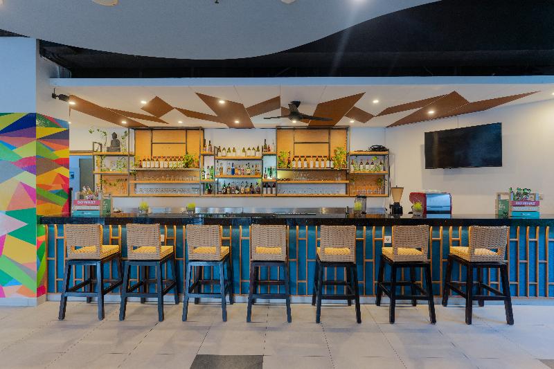 Kuta Beach Club Hotel - Bar