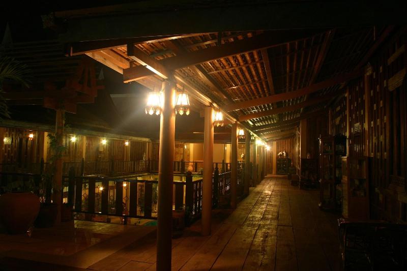 Ruean Thai Hotel - Lobi
