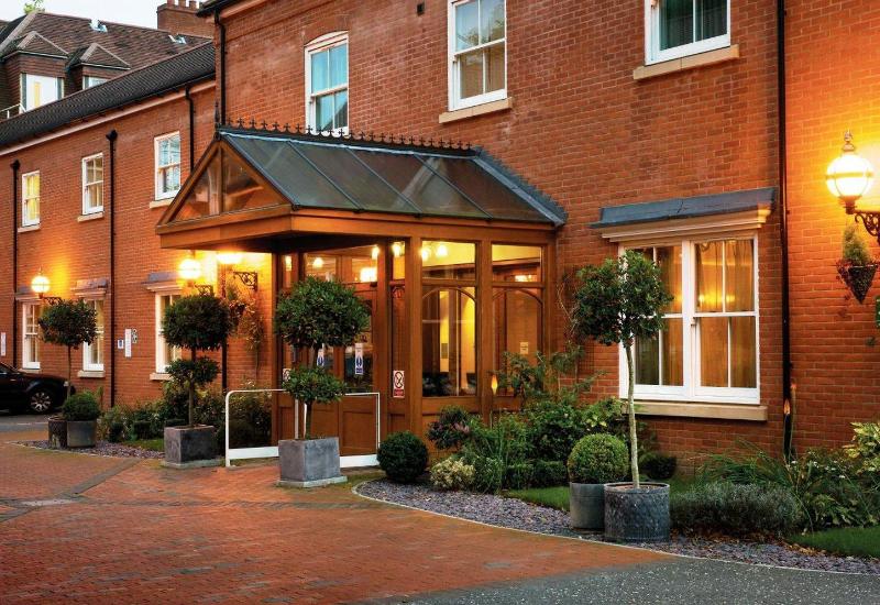 Pinewood Hotel - Genel