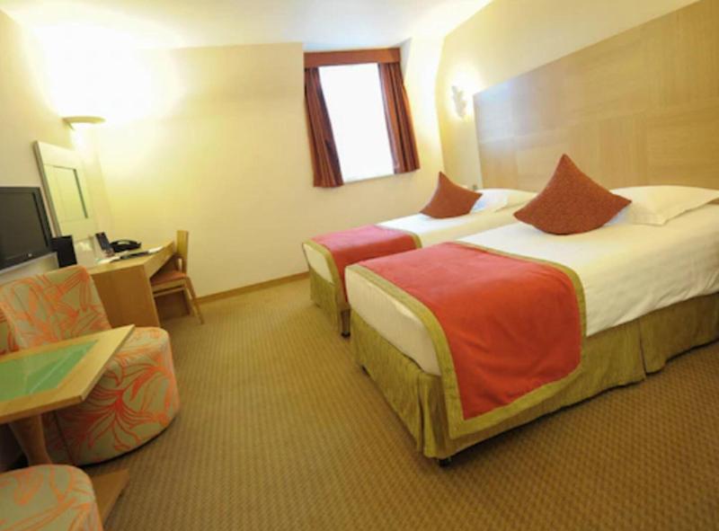 Pinewood Hotel - Oda