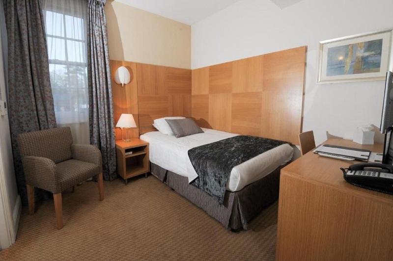 Pinewood Hotel - Oda