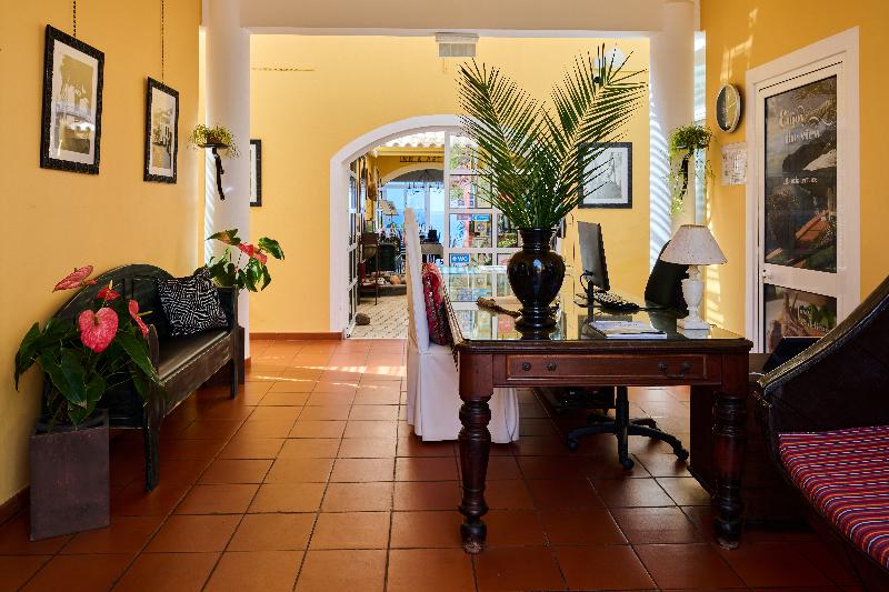 Inn & Art Hotel Gallery - Lobi