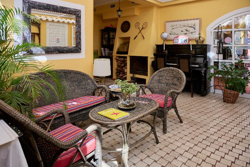 Inn & Art Hotel Gallery - Lobi