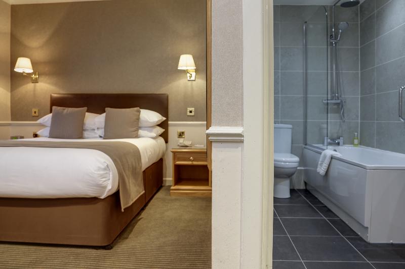 The Oaks Hotel - Oda