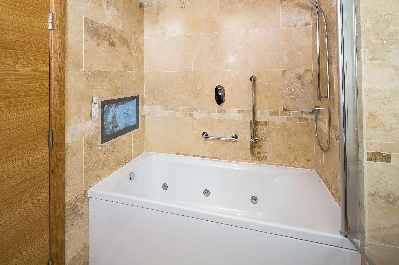 Doubletree by Hilton Milton Keynes - Oda