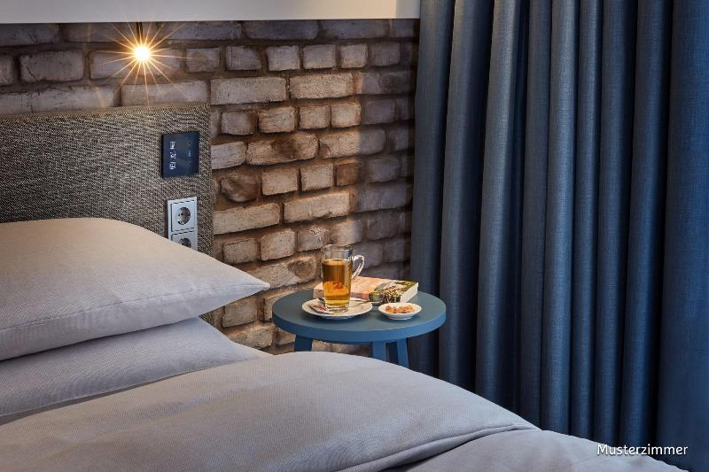 H+ Hotel Bremen - Oda