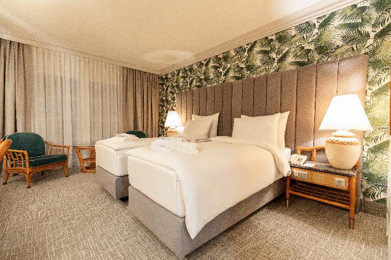 Eventhotel Pyramide - Oda