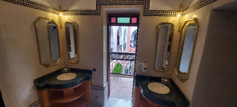Riad Barroko - Genel