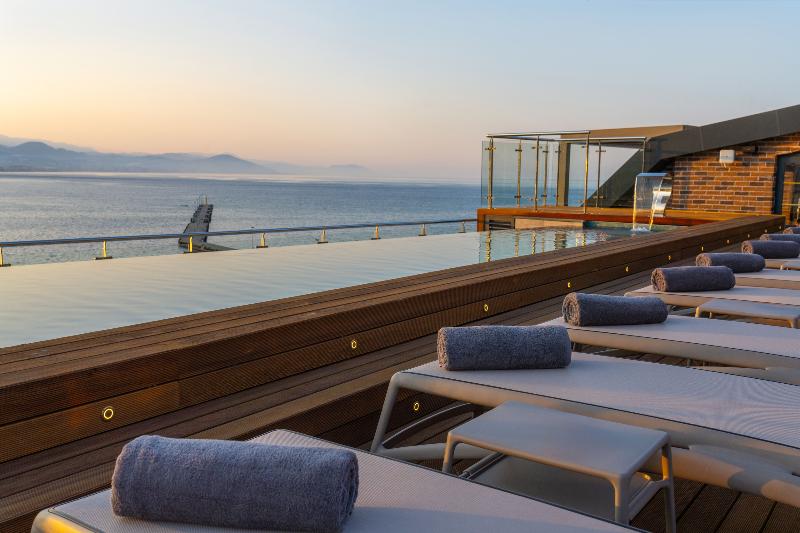 Numa Port Hotel - Havuz