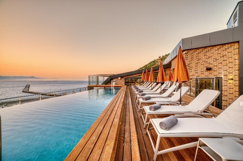 Numa Port Hotel - Havuz