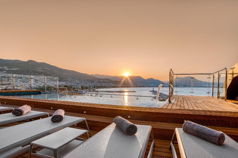 Numa Port Hotel - Havuz